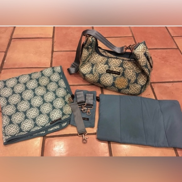 Petunia Pickle Bottom **Bundle** Diaper Bag and Accessories - Picture 2 of 7